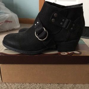 Women’s shoes
